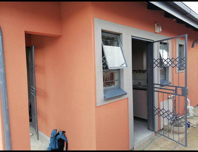 3 BEDROOM HOUSE FOR SALE IN MABOPANE UNIT S